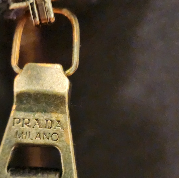 Prada 🚀HOST PICK🚀Authentic black 70%wool and 30% cashmere size 56, LUXURIOUS - Picture 3 of 6